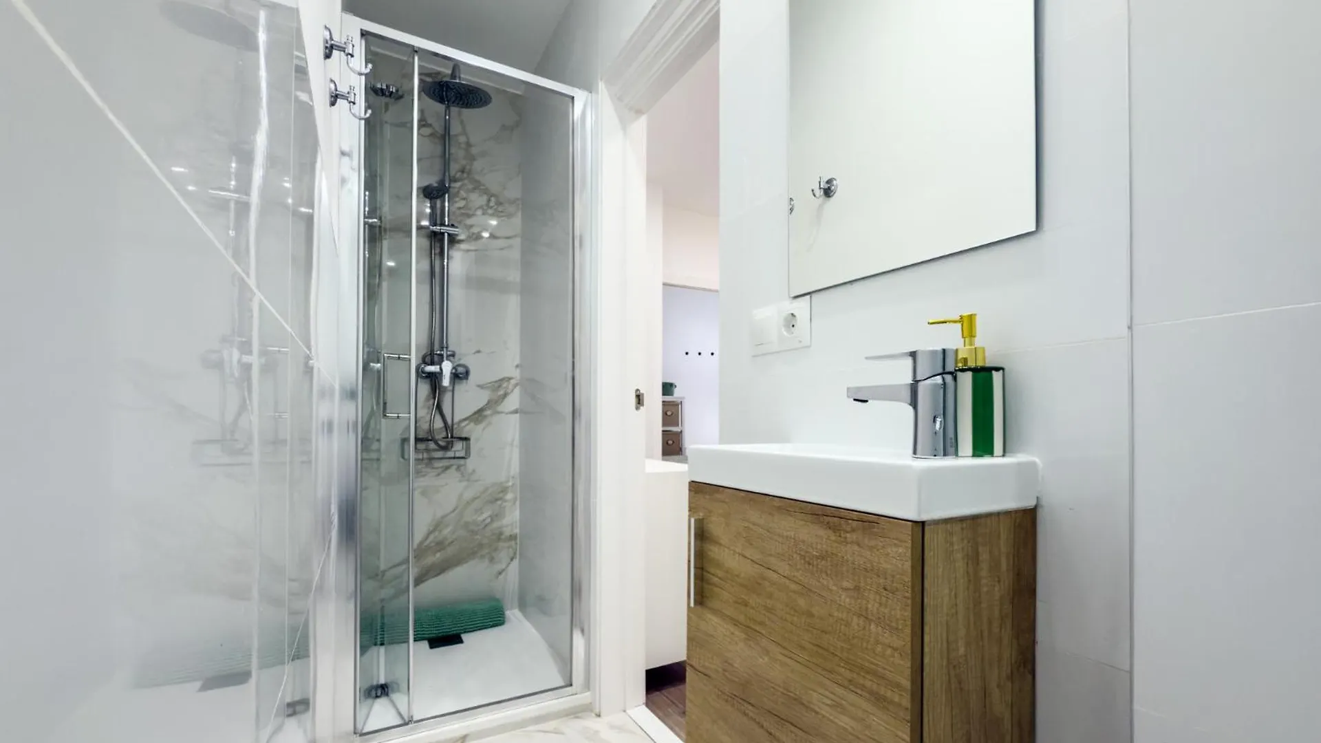 Bonito Apartamento En Ronda Sant Pau Barcelone 0*,  Espagne
